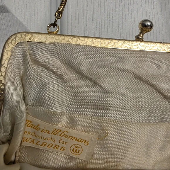 Vintage Floral Tapestry Clutch with Chain - Picture 3 of 3